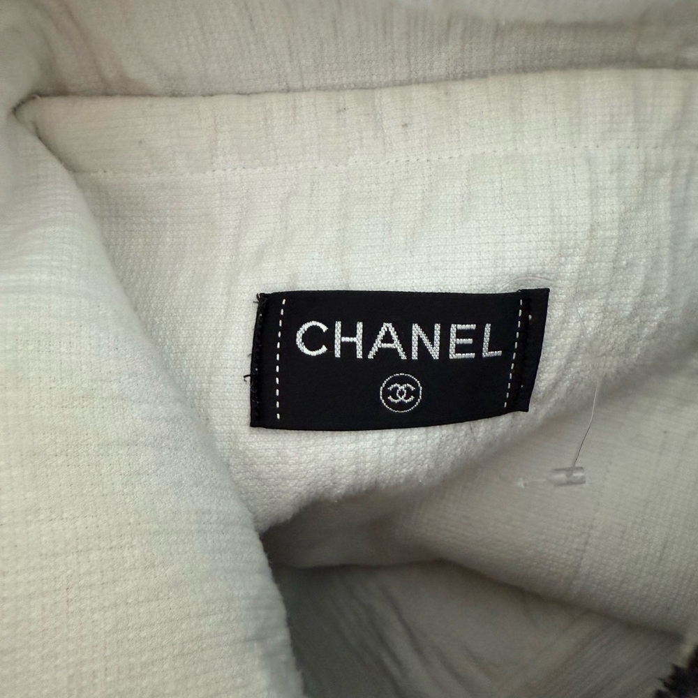 Chanel Black and White Tote Bag - Picture 9 of 9